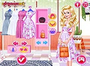 Retro Glamour Dress-Up Studio